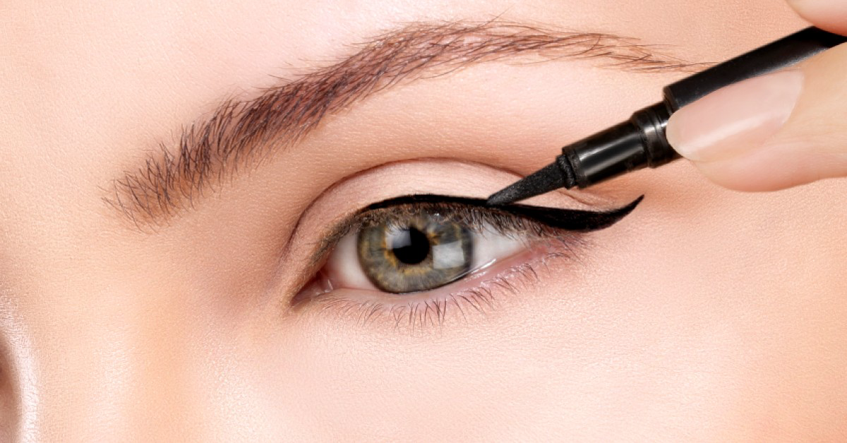 Cara Memakai Eyeliner Agar Mata Tampil Memukau dan Sehat