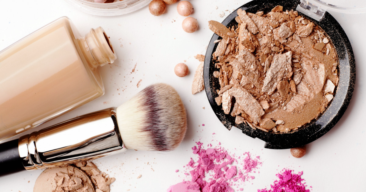 4 Langkah Mudah Cara Membersihkan Brush Makeup yang Seharusnya Kamu Lakukan